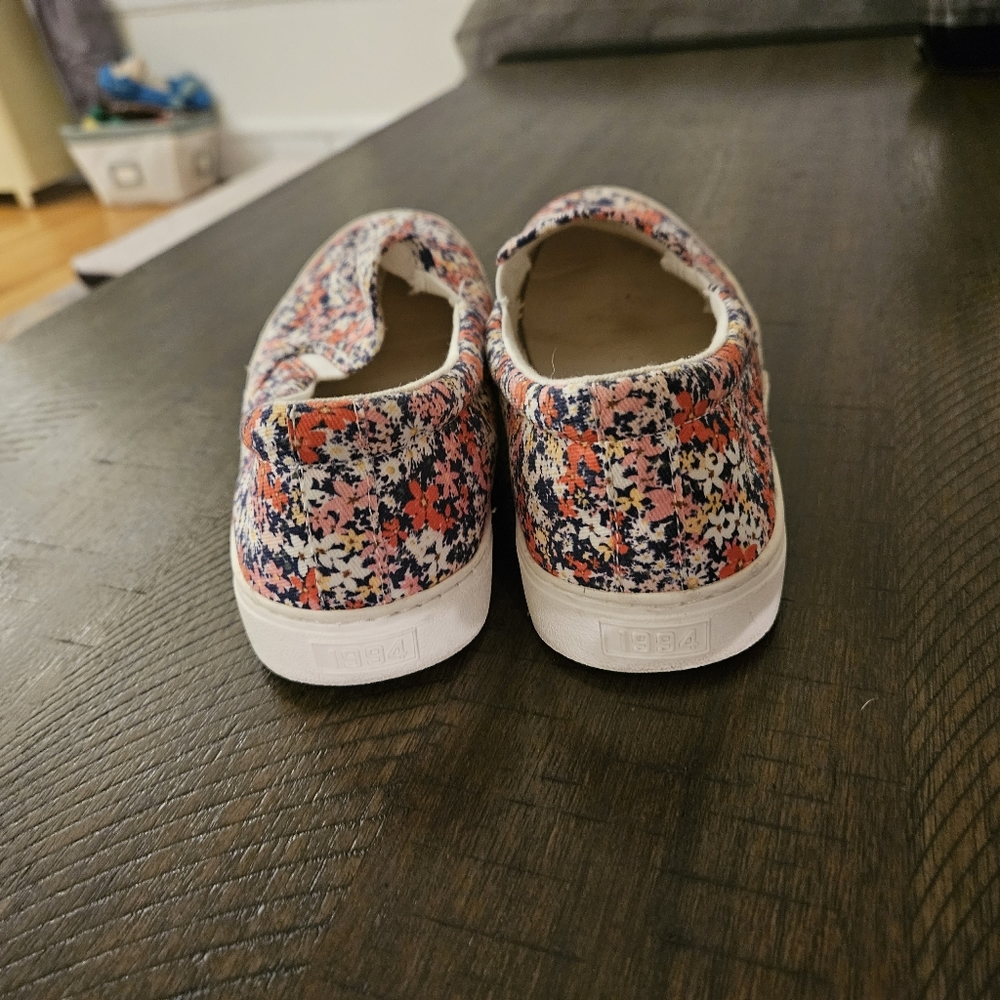 OLD NAVY Canvas Slip-On Sneakers blue multi color size 7